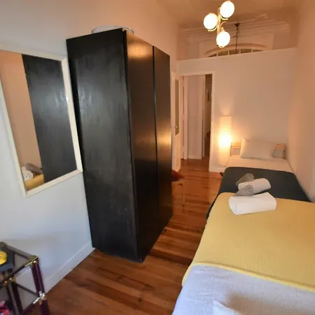 Апартаменты Apartamento T2 Sao Bento Ao Bairro Alto, Лиссабон